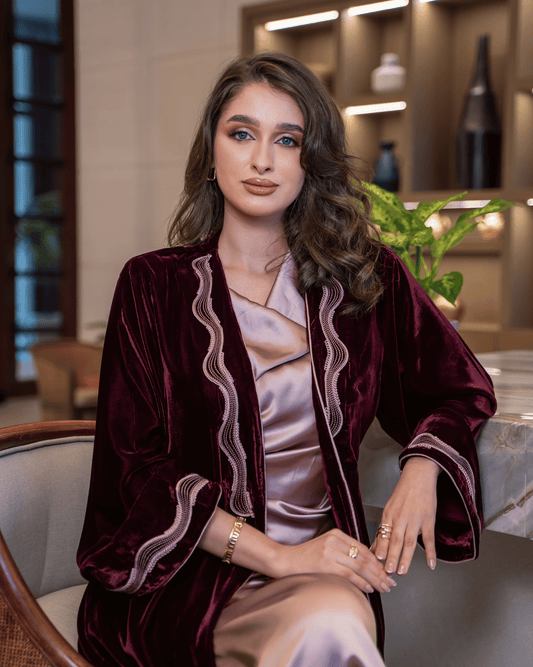 Cerise Précieuse – Abaya 2 pièces