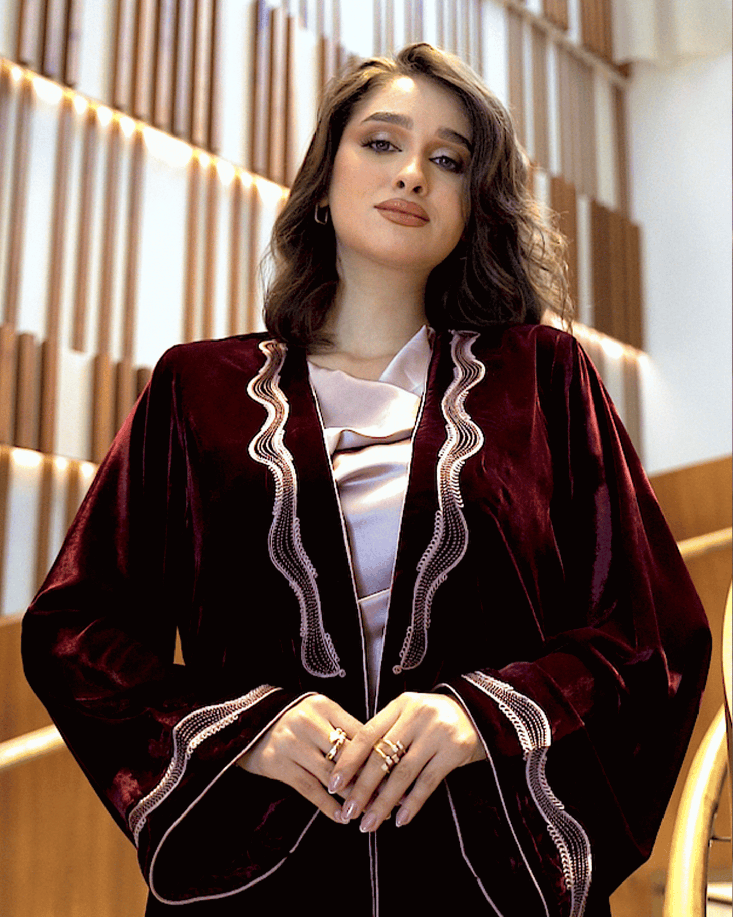 Cerise Précieuse – Abaya 2 pièces