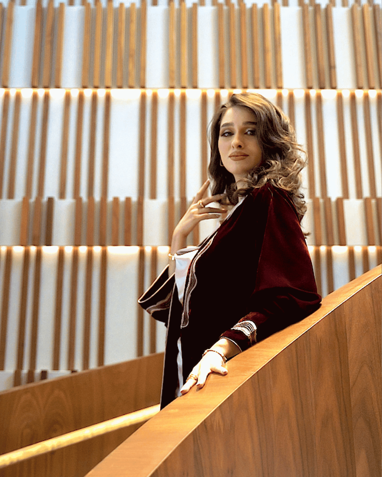 Cerise Précieuse – Abaya 2 pièces